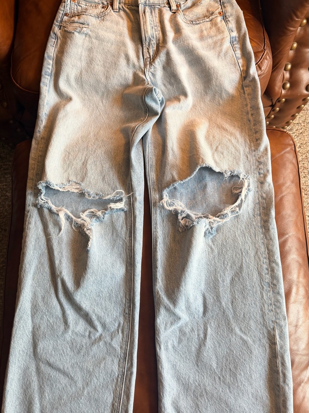 American Eagle Outfitters Light Blue Distressed High-Rise Jeans